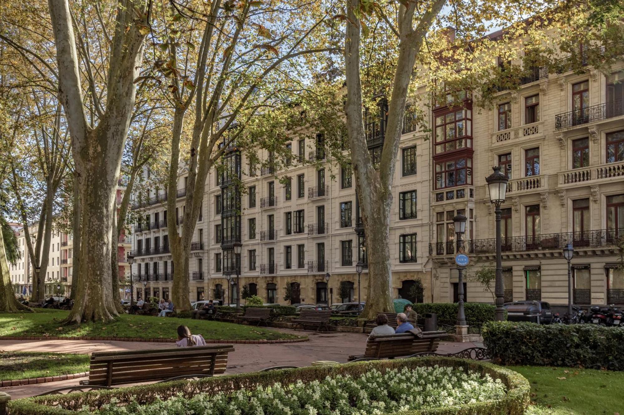 Batimont Suites & Apartments Bilbao Exterior photo